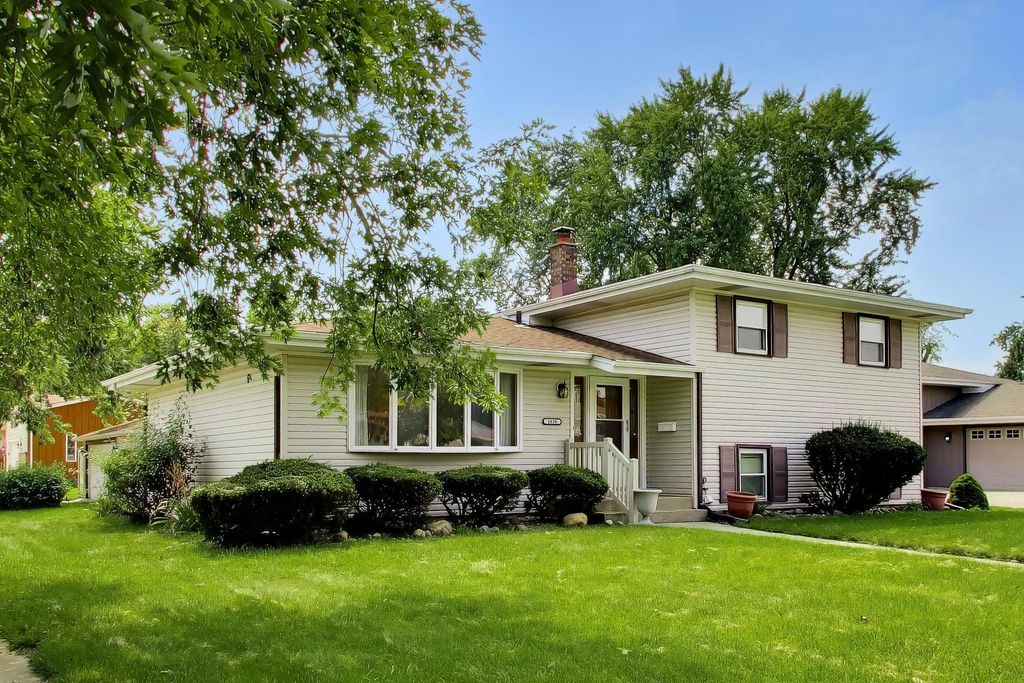 1838 Bluebird Lane, Munster