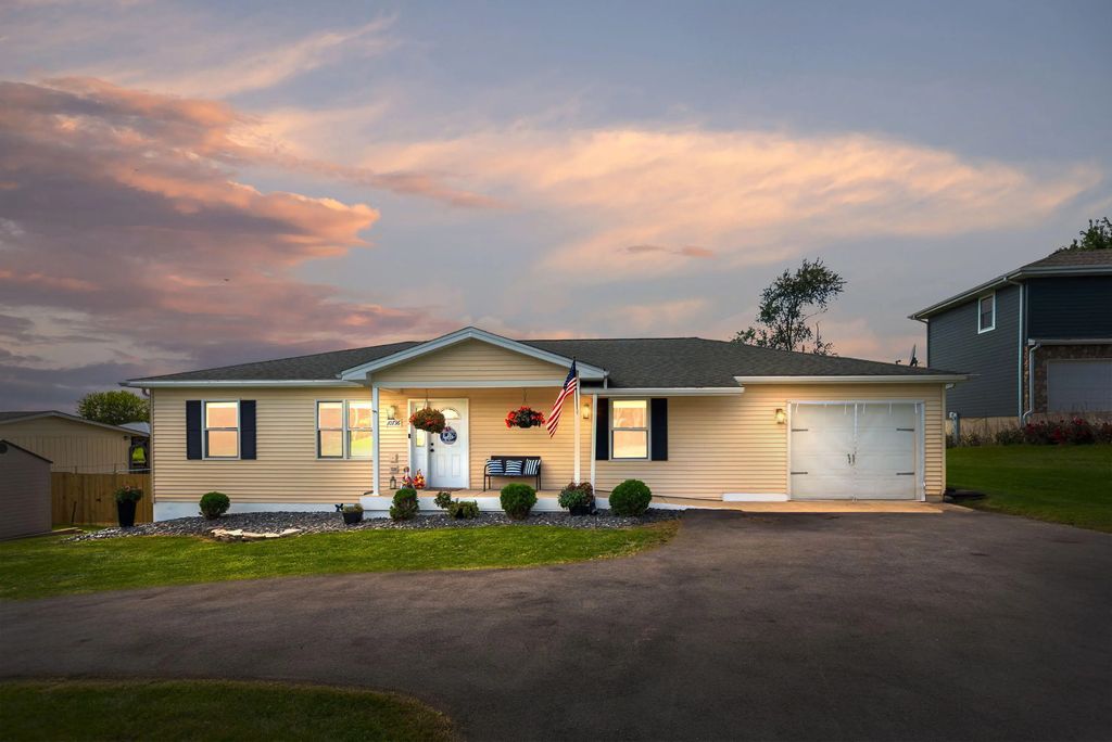 10736 Forestdale Street, St. John