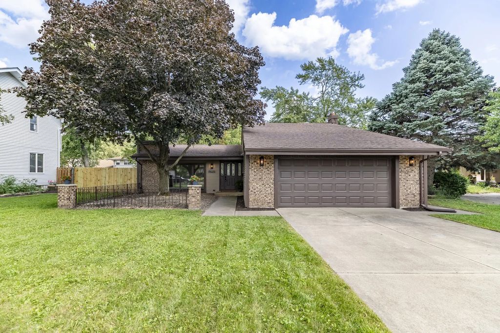 9425 Oriole Drive, Munster