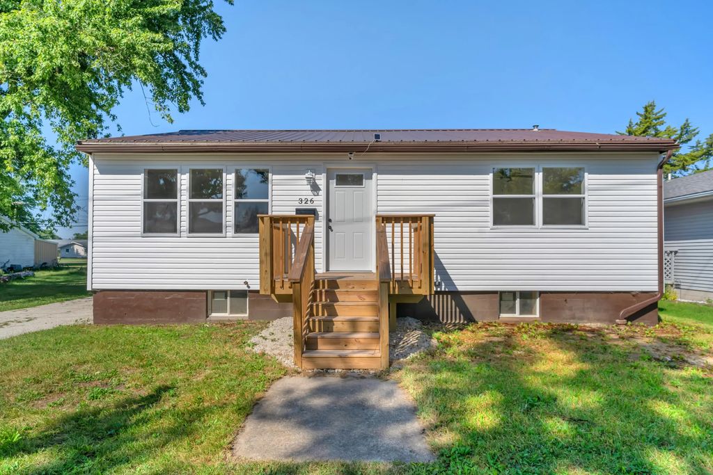 326 S Melville Street, Rensselaer
