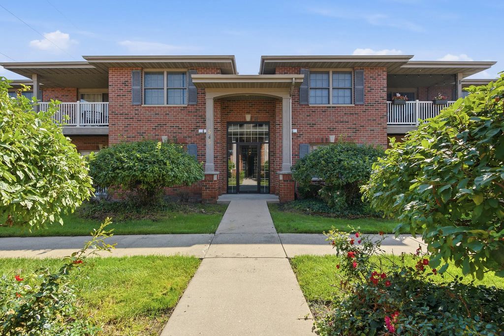 545 Cambridge 1a, Munster