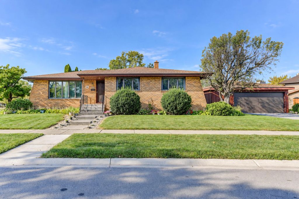 9500 Lilac Lane, Munster