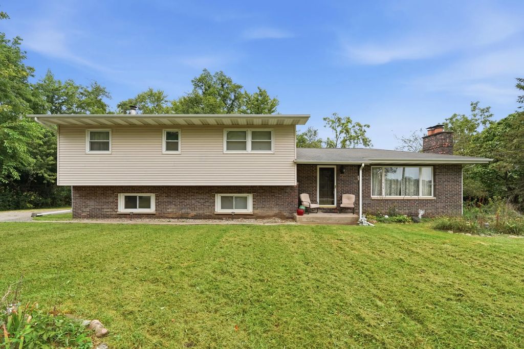15507 Magoun Street, Cedar Lake