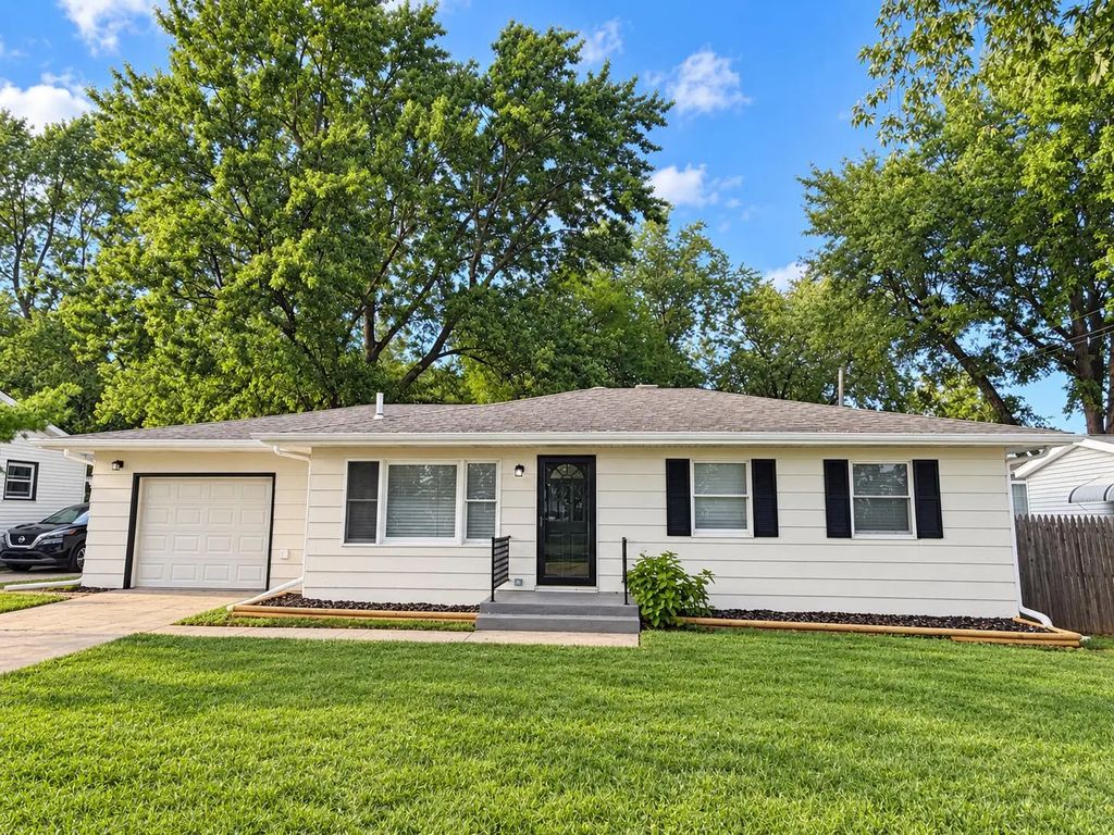 1218 E Farragut Street, Crown Point