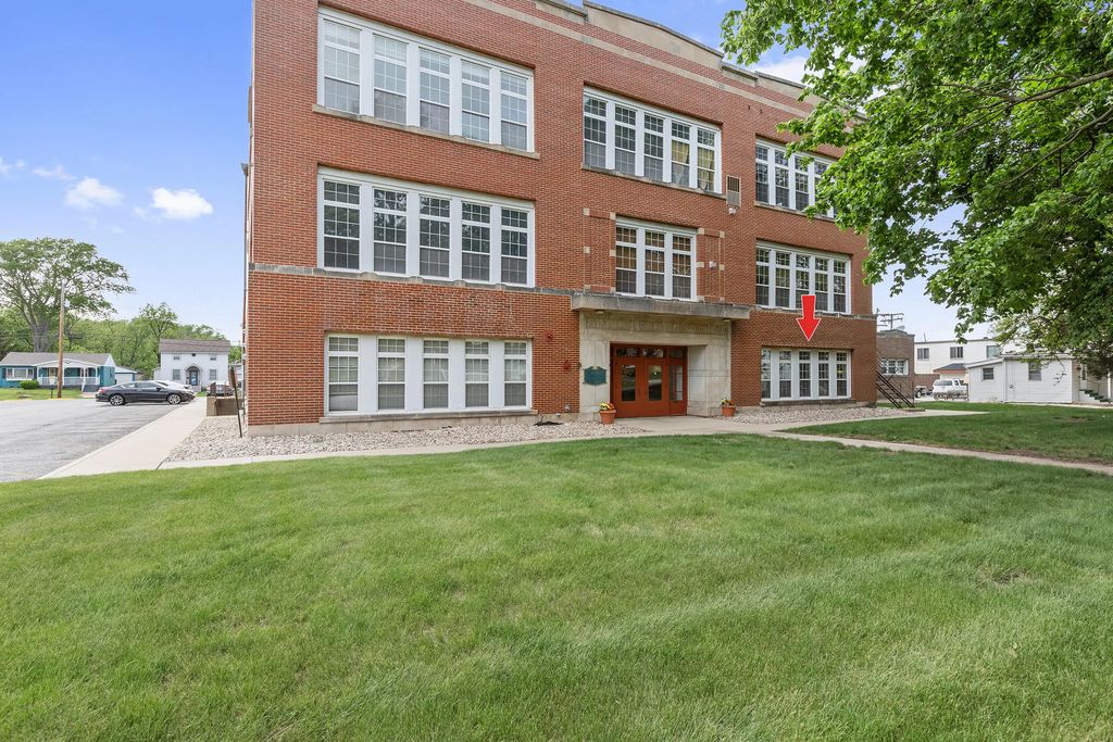 311 S Court Street 104, Crown Point