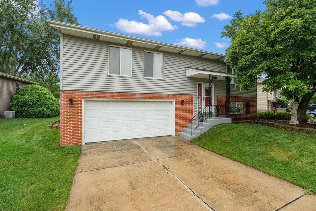 3081 Parkwood Place, Crown Point