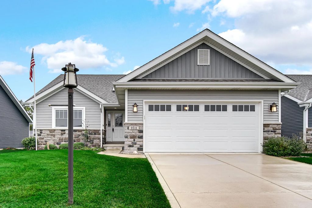 9511 W 140th Court, Cedar Lake