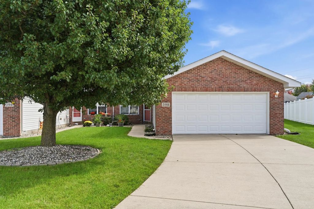 398 Golden Oak Drive, Crown Point