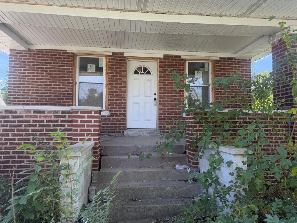 225 W 37th Avenue, Gary