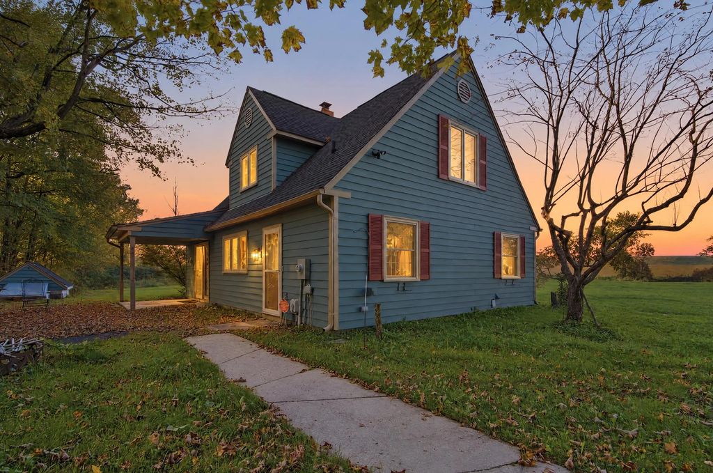 9522 N 650 E, New Carlisle