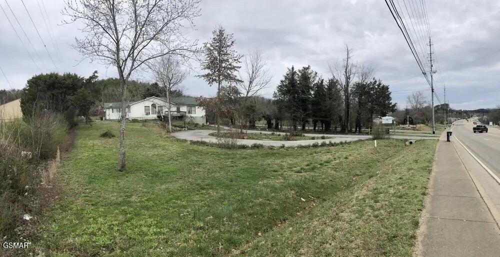 1134-1138 Wears Valley Road, Pigeon Forge