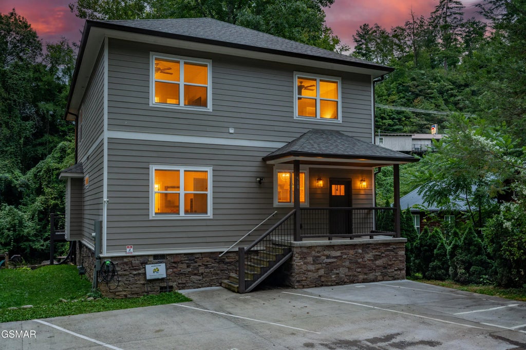 510 Hemlock Street, Gatlinburg