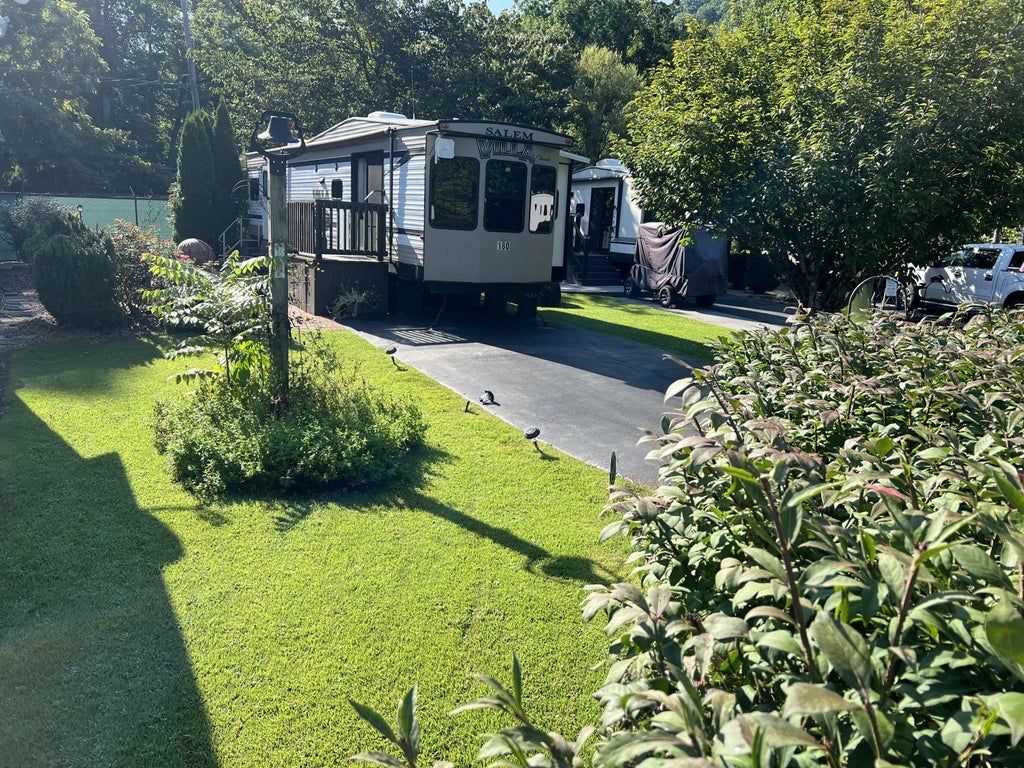 4229 E Parkway #180, Gatlinburg