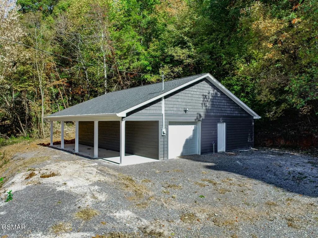 Par. 28.09 Piney Mtn. Rd, Newport