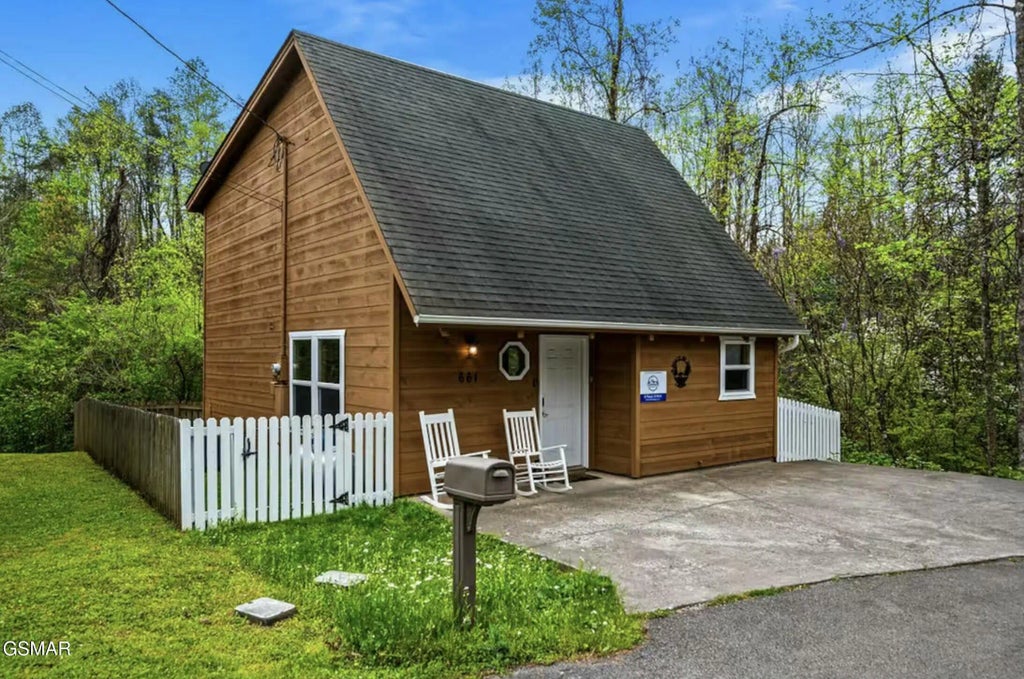 661 Morning Mist Way, Gatlinburg