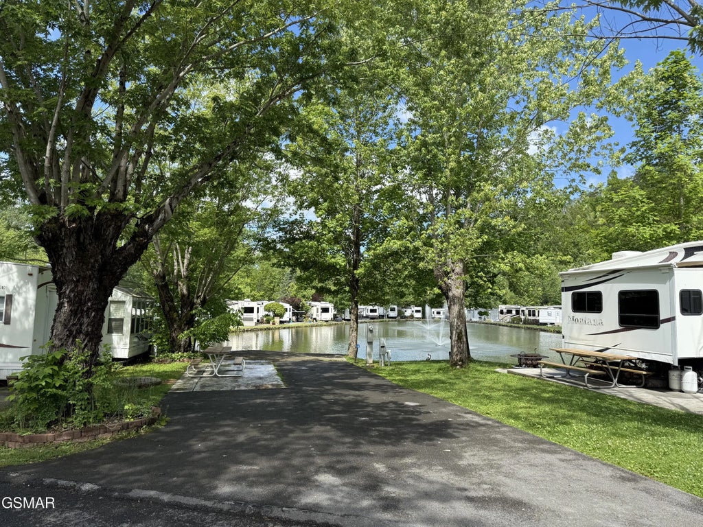 4229 E Parkway #368, Gatlinburg