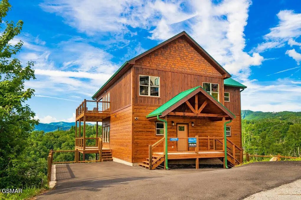 859 Sourwood Drive, Gatlinburg