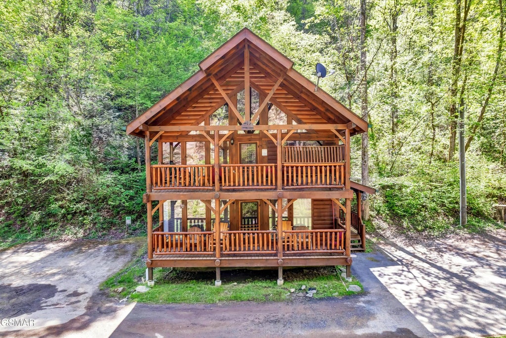 335 Caney Creek Road, Pigeon Forge