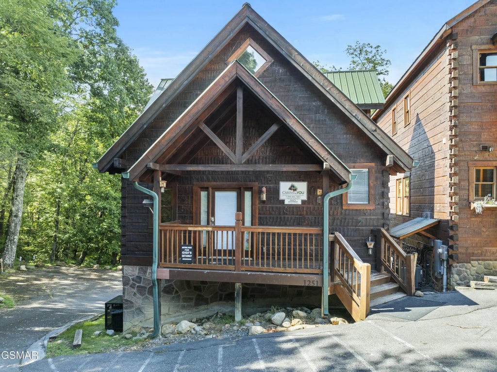 1251 Bear Cub Way, Gatlinburg