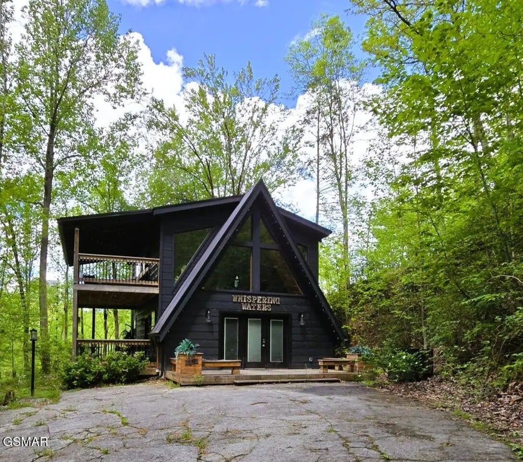 1020 Deep Hollow Road, Gatlinburg