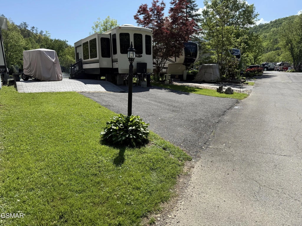 4229 E Parkway #348, Gatlinburg