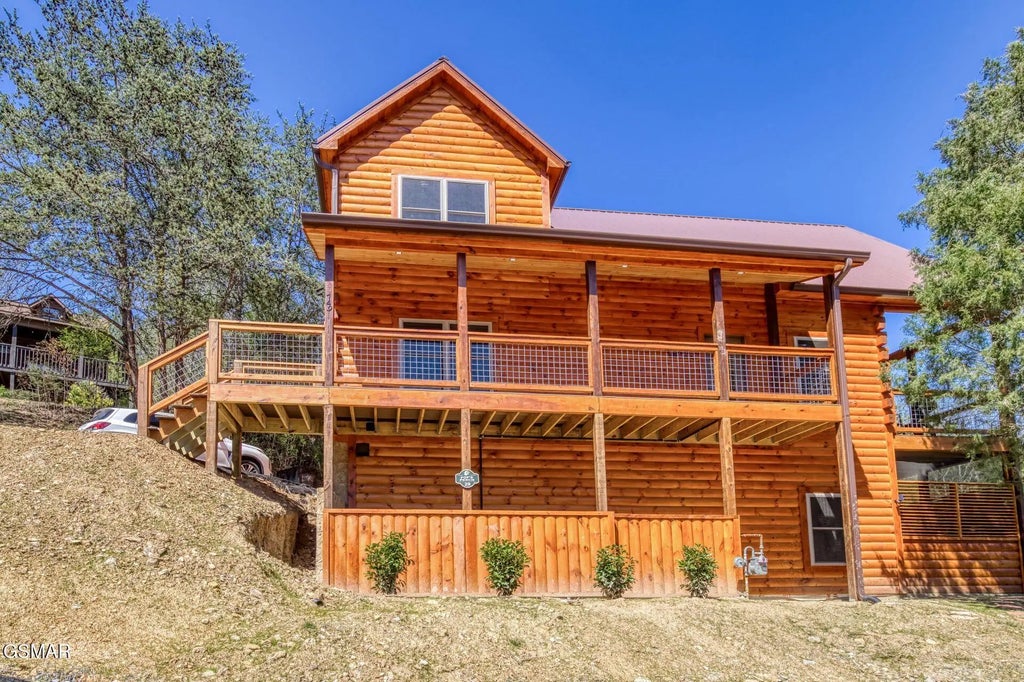 749 Kings Hills Boulevard, Pigeon Forge