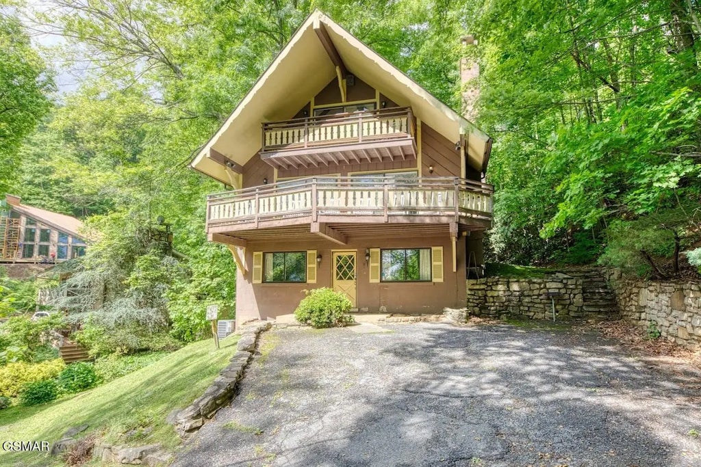 2103 N Tamins Drive, Gatlinburg