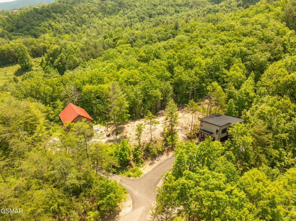 111/113 Little Round Top Lane, Sevierville