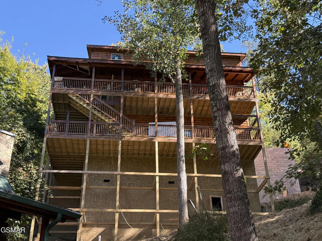 775 Chickasaw Gap Way, Pigeon Forge