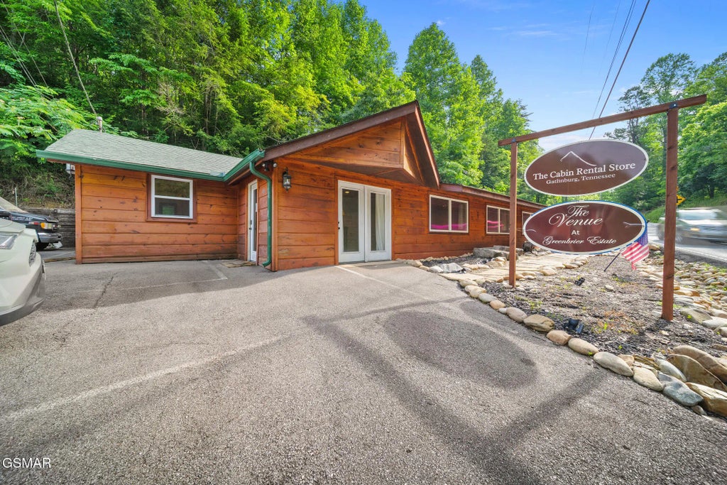 465 Glades Road, Gatlinburg