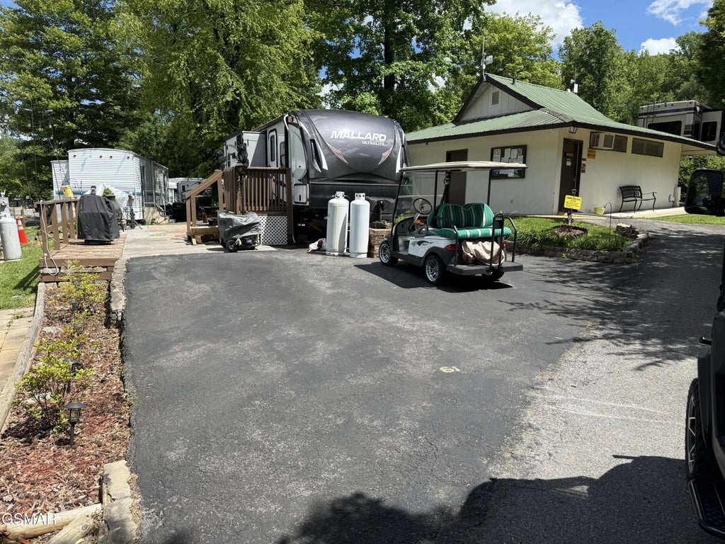 4229 E Parkway #61, Gatlinburg