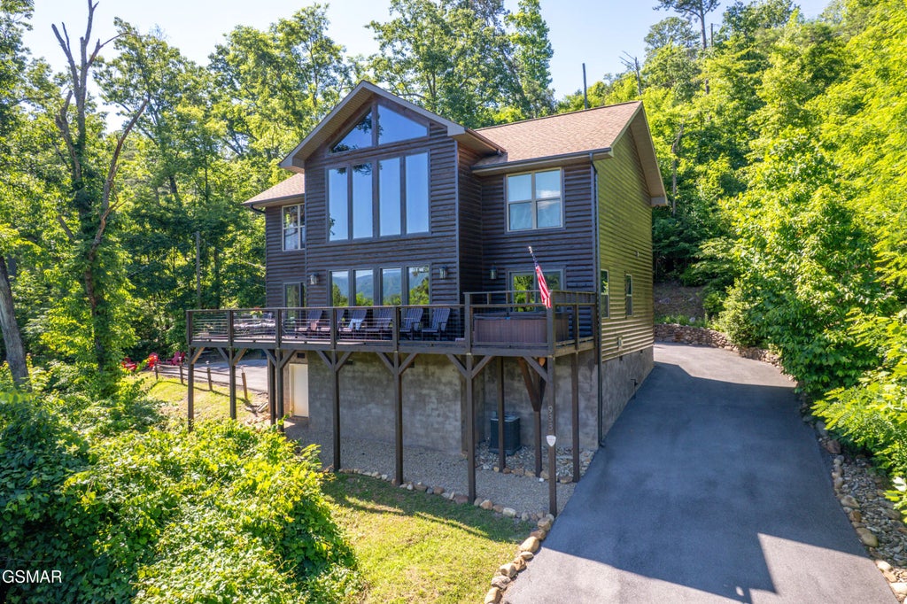 933 E Foothills Drive, Gatlinburg