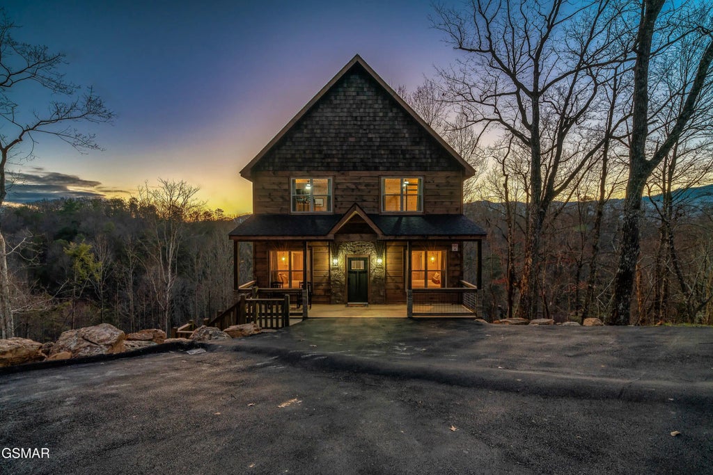 1656 Parkway Terrace, Gatlinburg