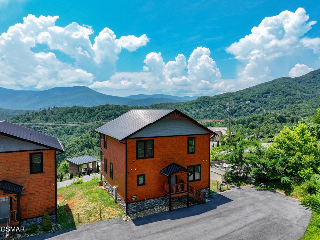 960 Cottage Gardens Way, Gatlinburg