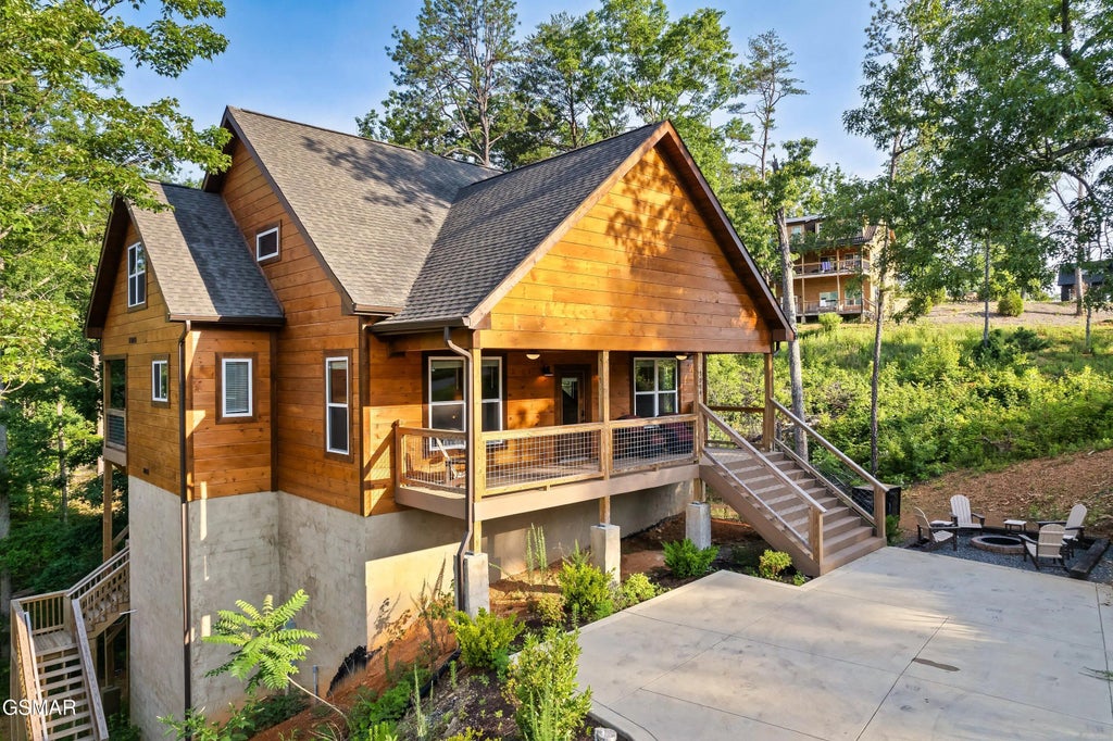 3008 Cloudburst, Sevierville