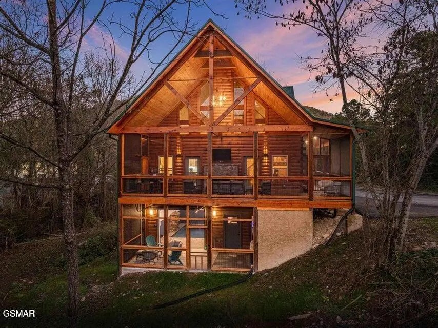 727 Nighthawk Way, Pigeon Forge