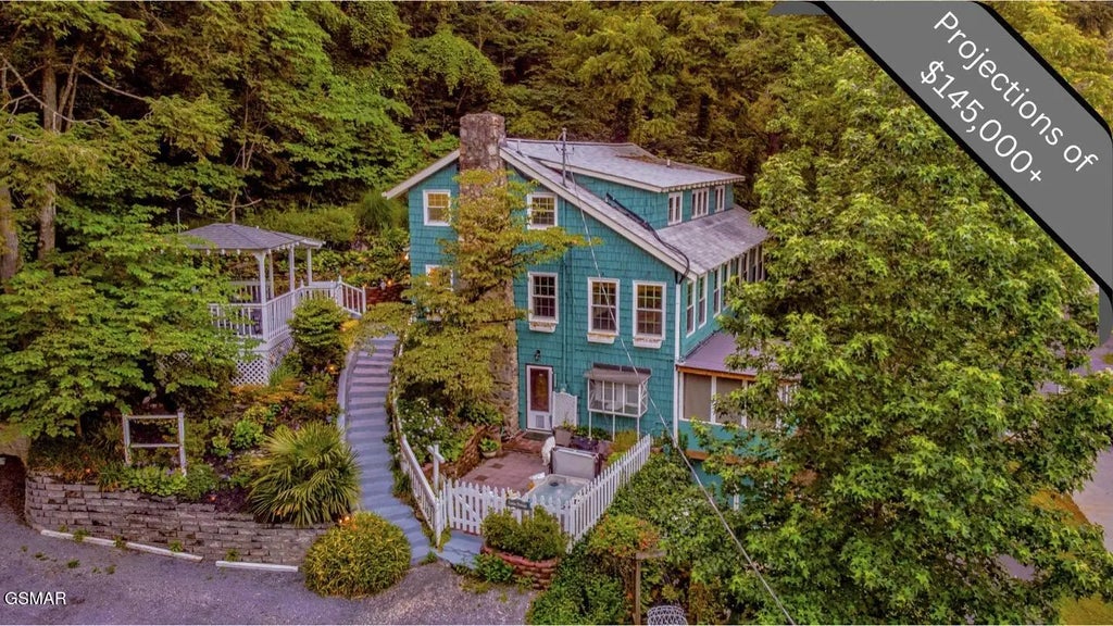 204 Hill Street, Gatlinburg