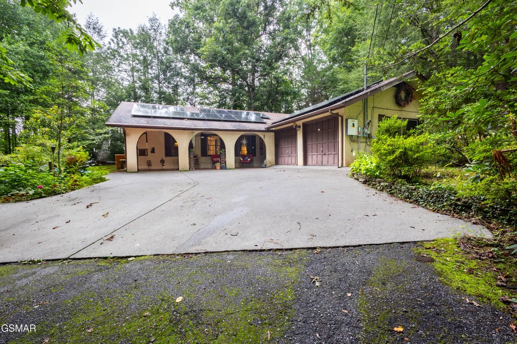 1633 Cardinal Drive, Gatlinburg