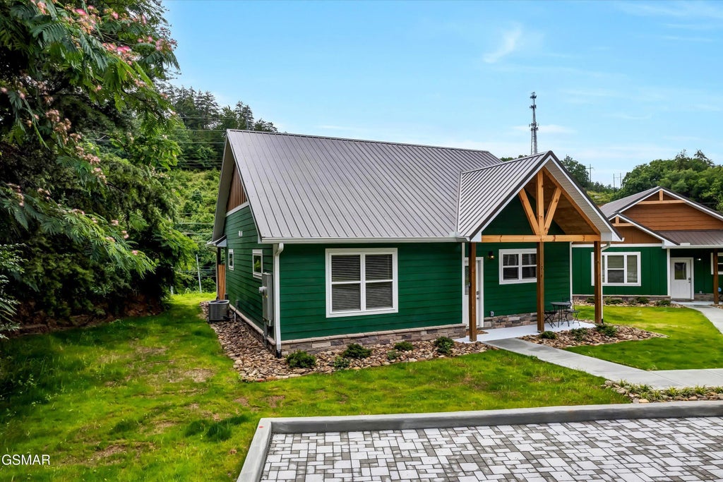 1014 Pinyon Circle, Pigeon Forge