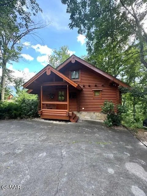 917 Pine Cone Way, Gatlinburg