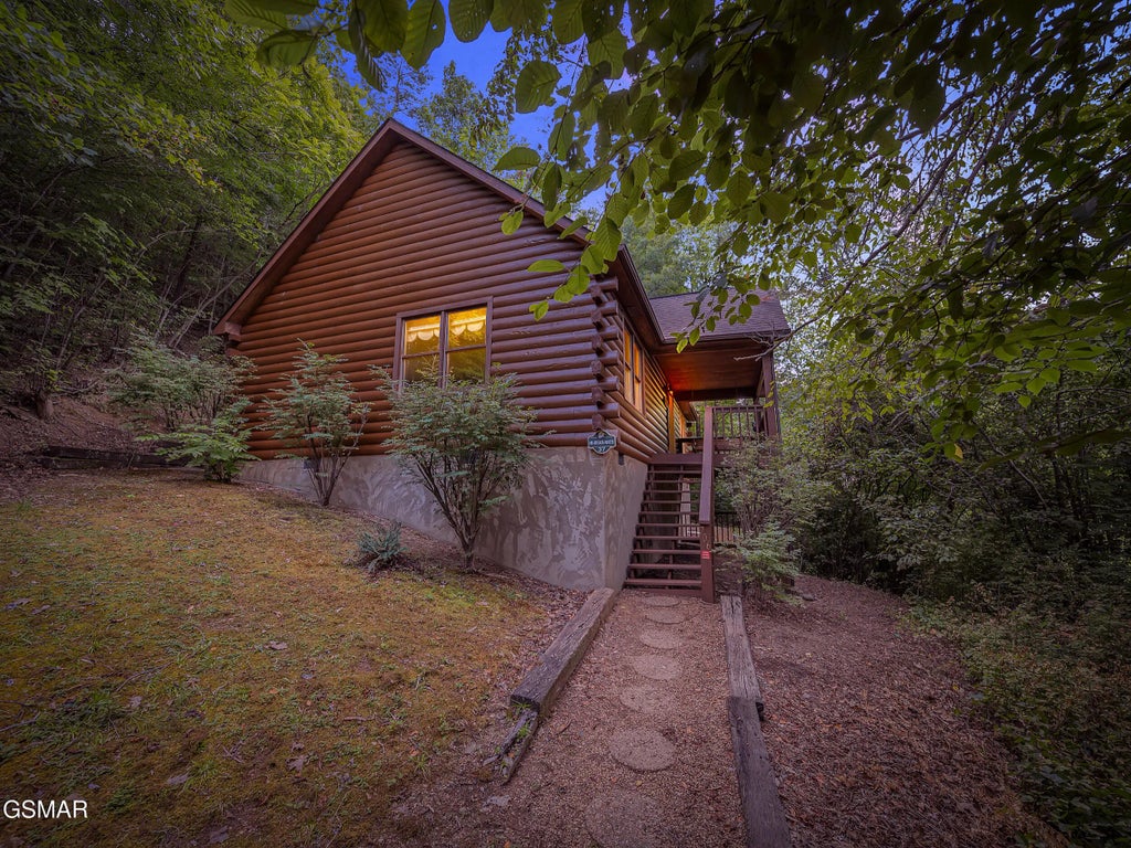 706 Falcons Nest Way, Pigeon Forge