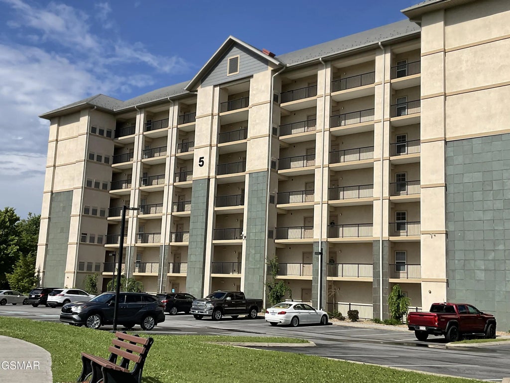 124 Plaza Drive 5402, Pigeon Forge