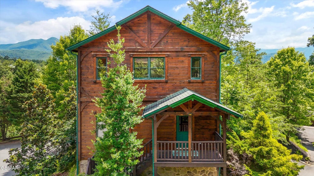 745 Mountain Stream Way, Gatlinburg