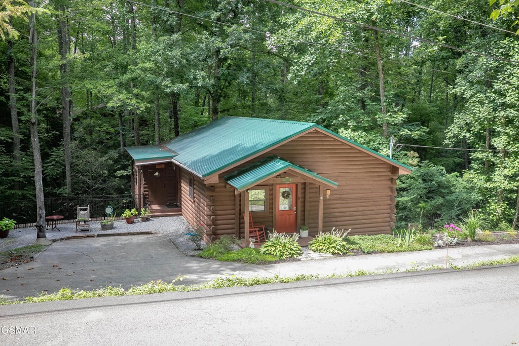 4023 Ole Smoky Way, Sevierville