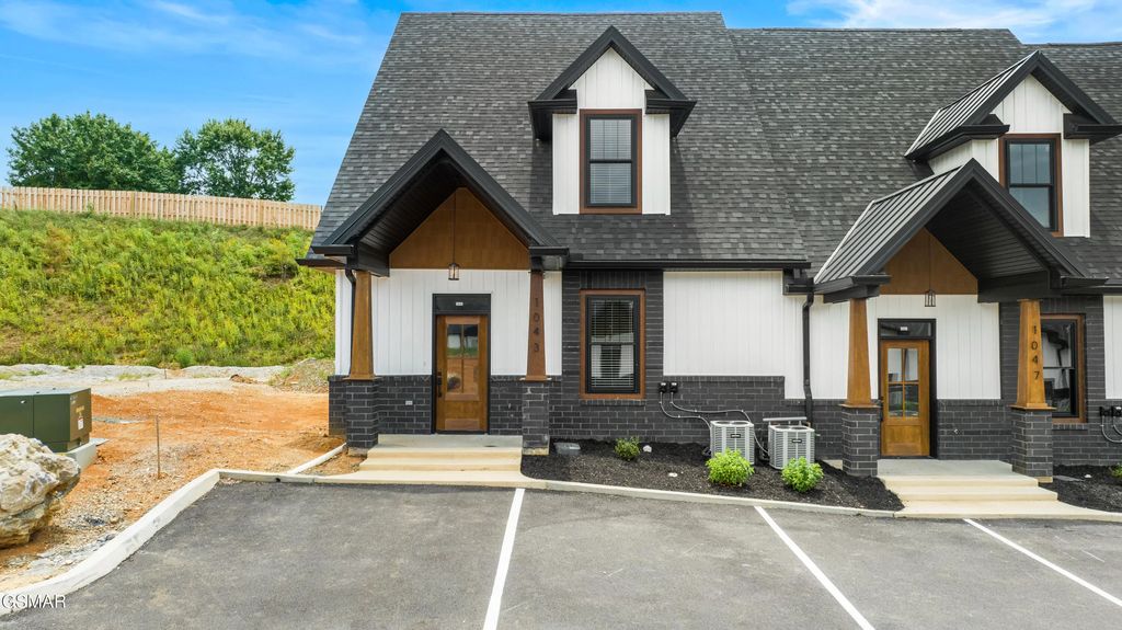 1043 Watch Hill Way, Sevierville