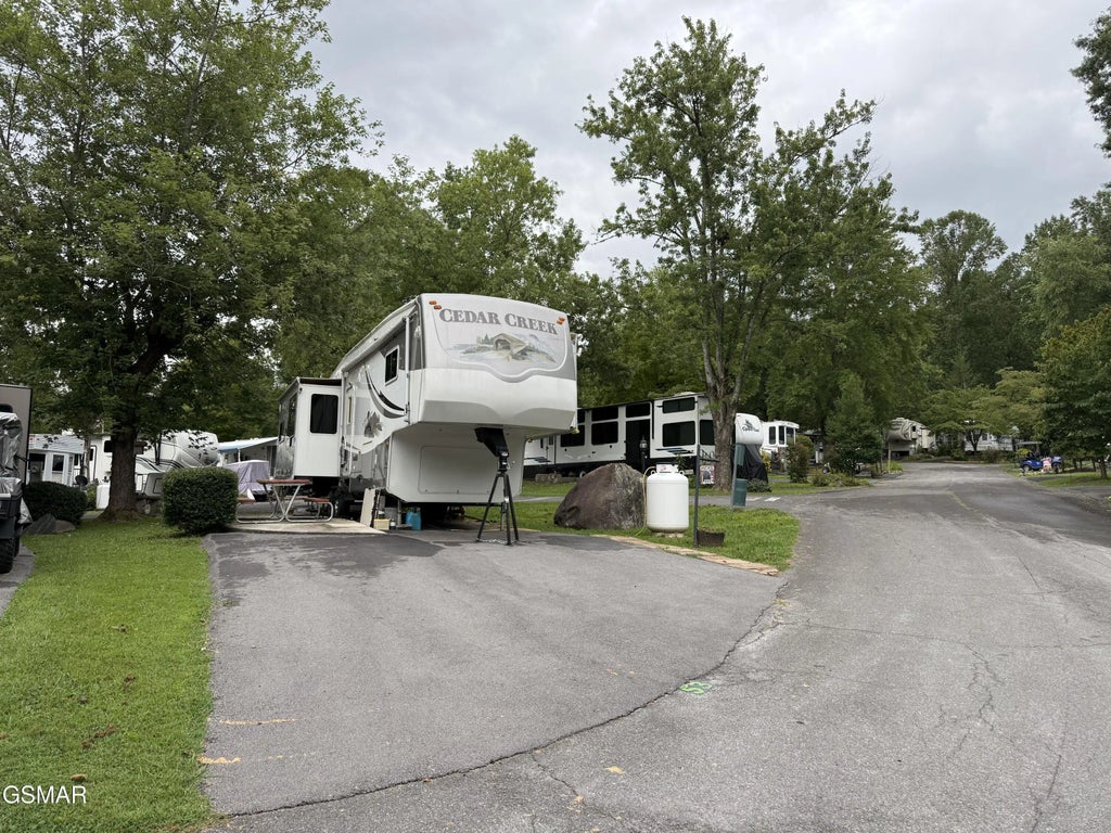 4229 E Parkway #53, Gatlinburg