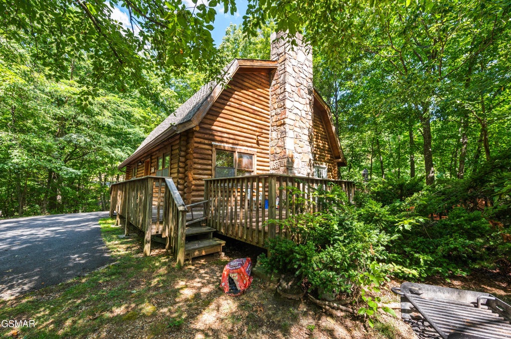 1110 Alpenrose Road, Gatlinburg