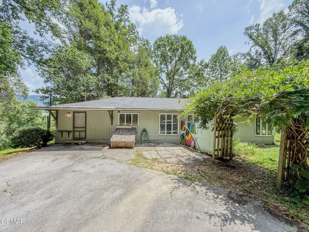 2620 Wears Valley Road, Sevierville