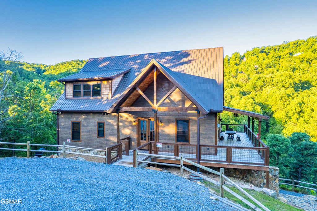 2446 Misty Shadows Drive, Sevierville