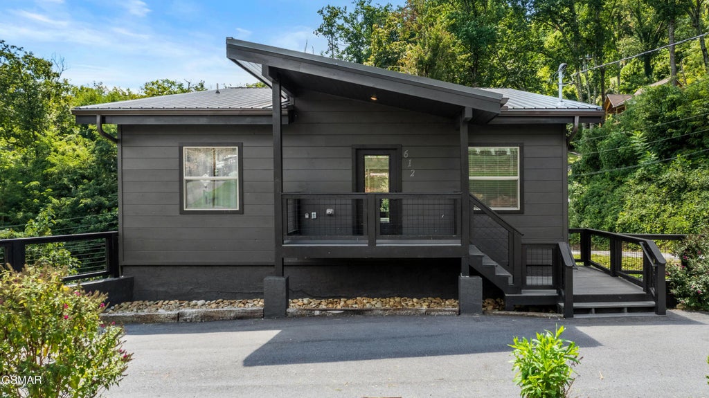 612 Sunset Lane, Gatlinburg